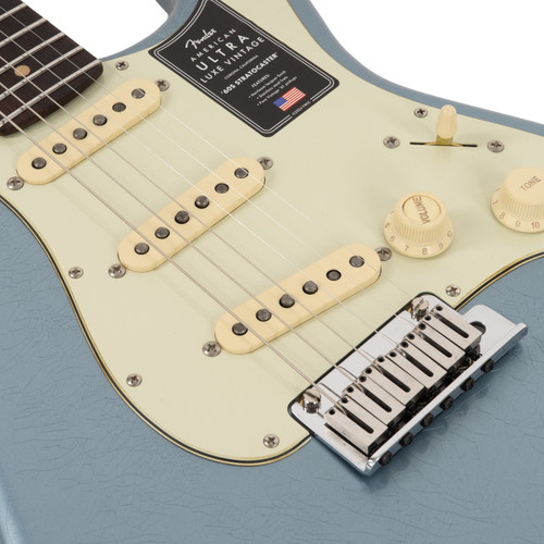 Fender American Ultra Luxe Vintage '60s Stratocaster Rosewood - Ice Blue Metallic