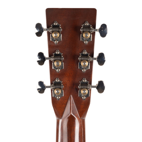 Used Martin OM-28V Natural 2011