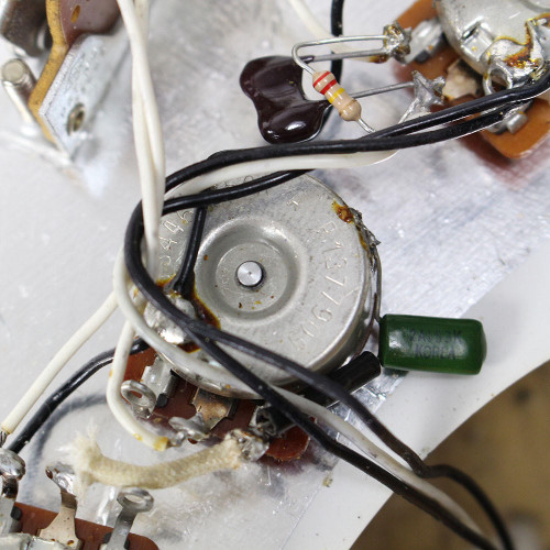 Vintage 1975 Fender Stratocaster Electric Guitar Natural