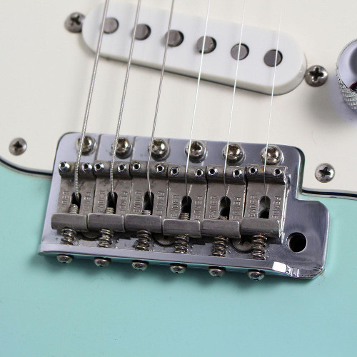 1989 Fender American Vintage 62 Reissue Stratocaster Electric Guitar Sea Foam Green