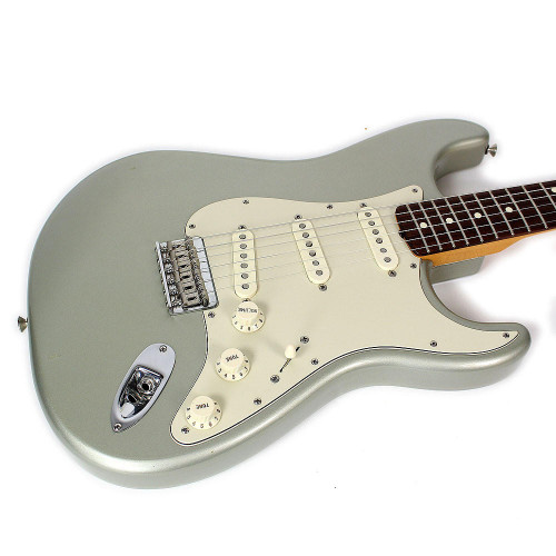 Used Fender MIM Robert Cray Signature Artist Series Stratocaster Electric Guitar Inca Silver