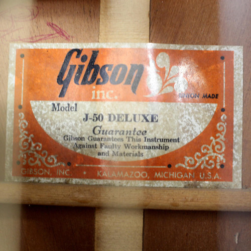 1975 Gibson J-50 Deluxe Dreadnought Acoustic Guitar in Natural