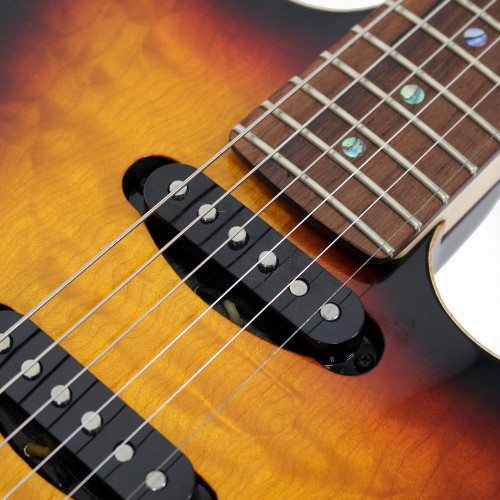 2003 Fender Custom Shop Showmaster QMT Quilted Maple Top in Sunburst