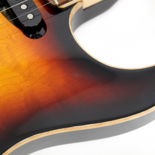2003 Fender Custom Shop Showmaster QMT Quilted Maple Top in Sunburst