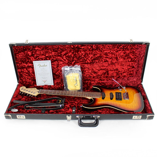 2003 Fender Custom Shop Showmaster QMT Quilted Maple Top in Sunburst