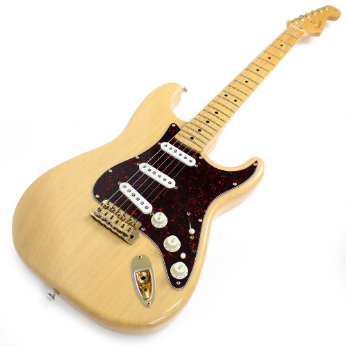 1997 Fender Deluxe Series Super Strat Stratocaster in Honey Blonde