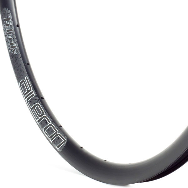 2023年製VELOCITY Aileron700c QR 135㎜
