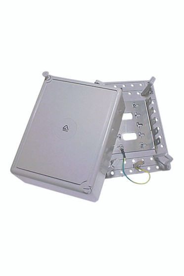 A front view of the open 100-pair IDF distribution box, showing the cover, internal module mounting brackets, and jumper rings. A front view of the open 100-pair IDF distribution box, showing the cover, internal module mounting brackets, and jumper rings.