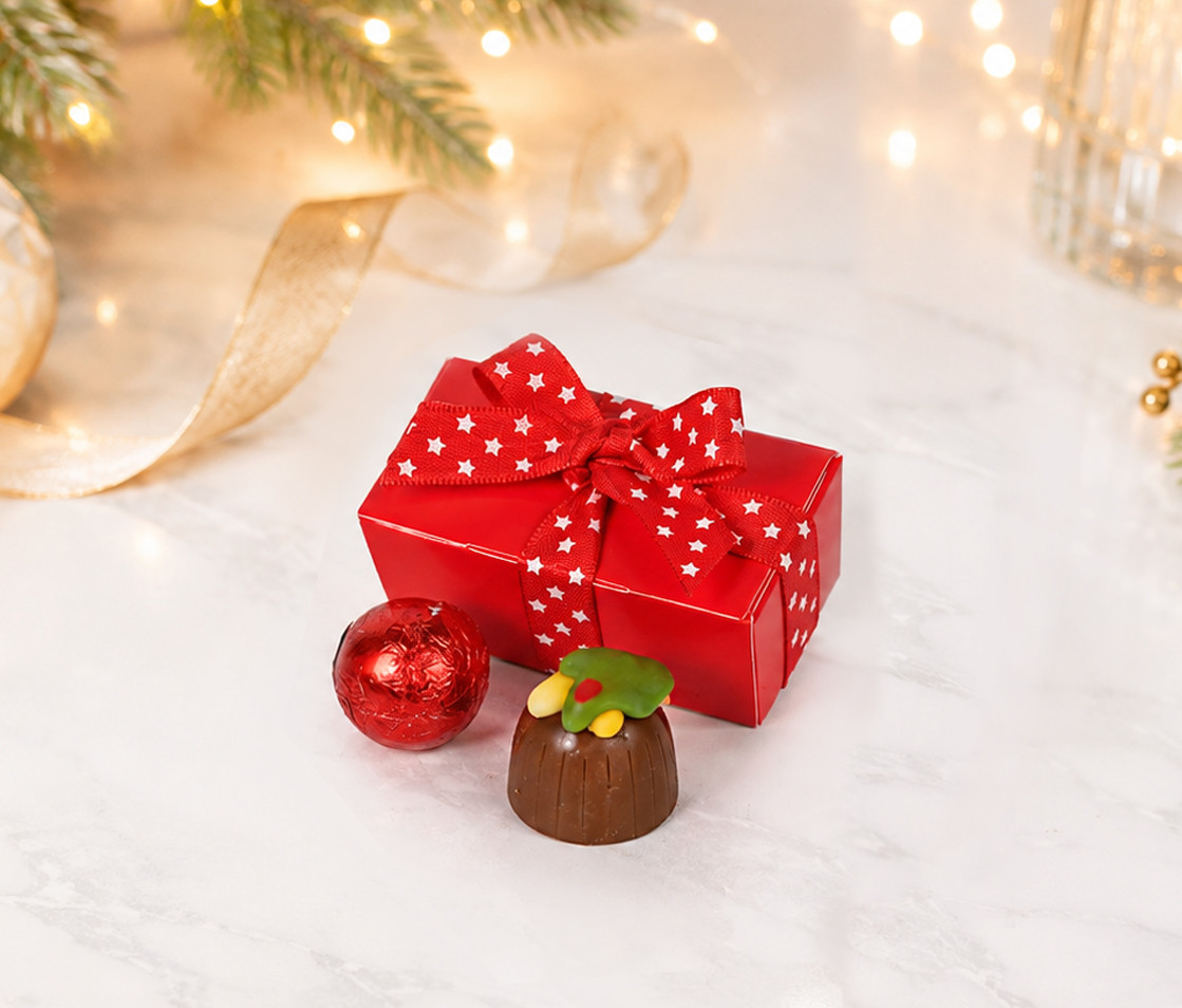 2396 Red 2 Choc with Festive Star Ribbon. A Perfect Table Gift