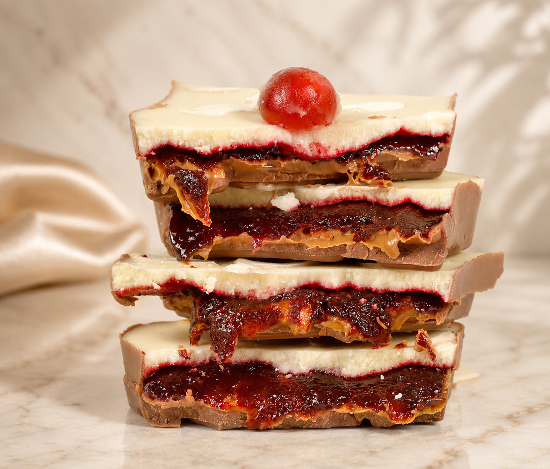 2140 Bakewell Tart Milk & White Chocolate Slab - Made in Berkshire