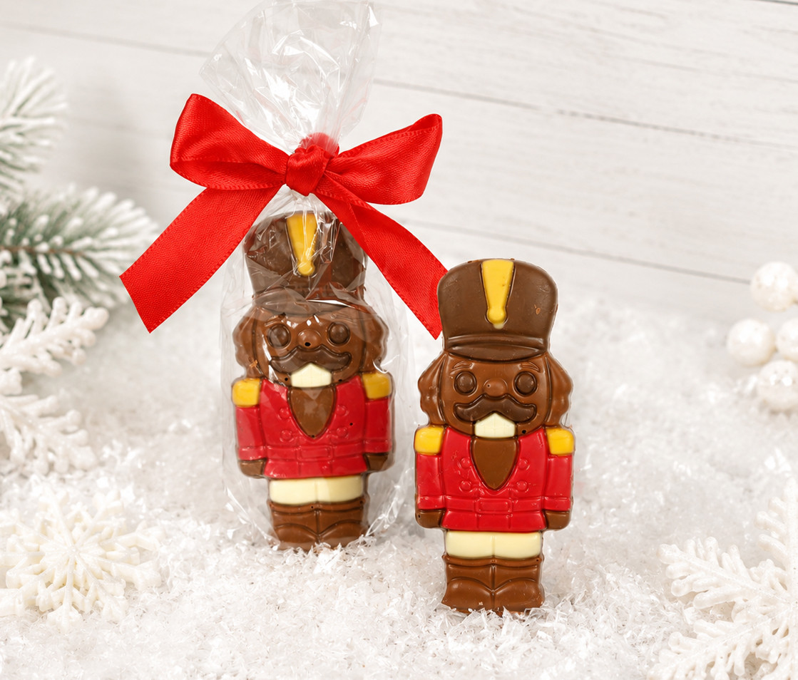 6225 Nutcracker Duo - 2 Milk Chocolate Christmas Nutcrackers.