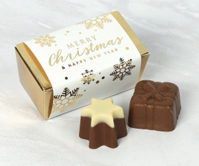 7390 Gold Merry Christmas 2 Choc - A Perfect Festive Table Setting