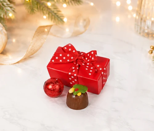 2396 Red 2 Choc with Festive Star Ribbon. A Perfect Table Gift