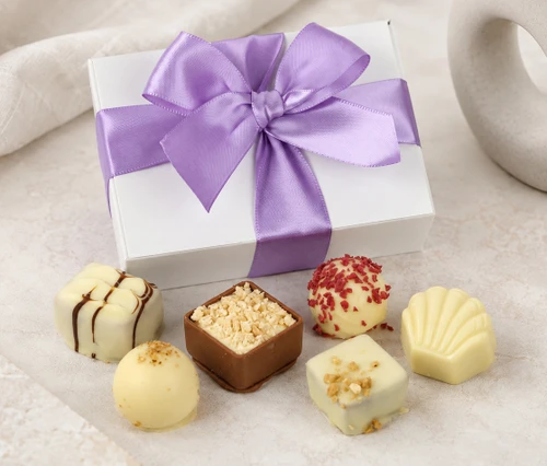 4097 White Edition. 6 Piece Luxury White Chocolate Collection