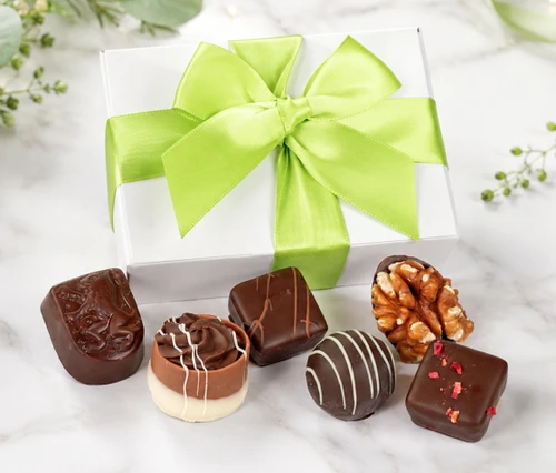3075 Dark Edition. 6 Piece Luxury Plain Chocolate Collection