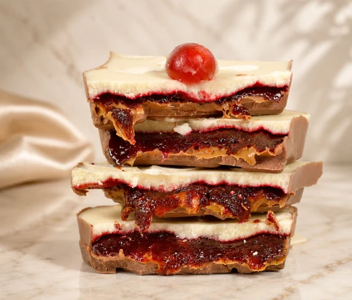 2140 Bakewell Tart Milk & White Chocolate Slab - Made in Berkshire