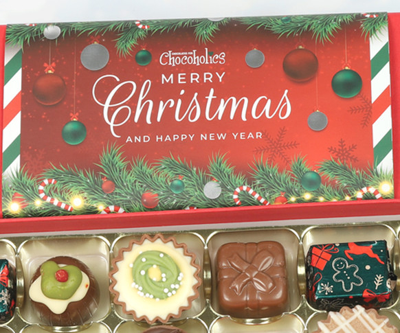 Merry Christmas Chocolate Box | 8 Festive Chocolates with Garland Wrapper