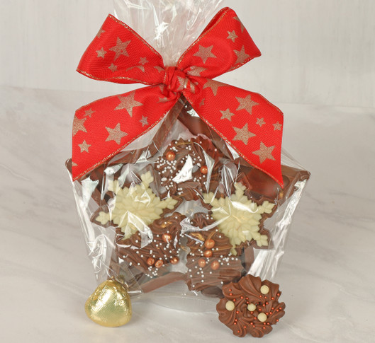 1024 Wreath & Snowflake Luxury Milk Chocolate Star - A Lovely Novelty Gift