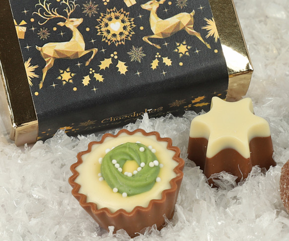 4107 Merry Christmas 4 Chocolate Box with Gold Reindeer Wrapper