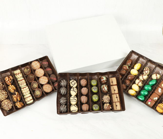 Kilo box of mixed Chocolates. - Special Offer - 6346