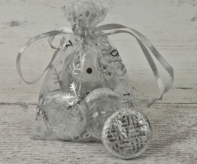 5047 Snowflake Organza Bag with Plain Mint Chocolates 