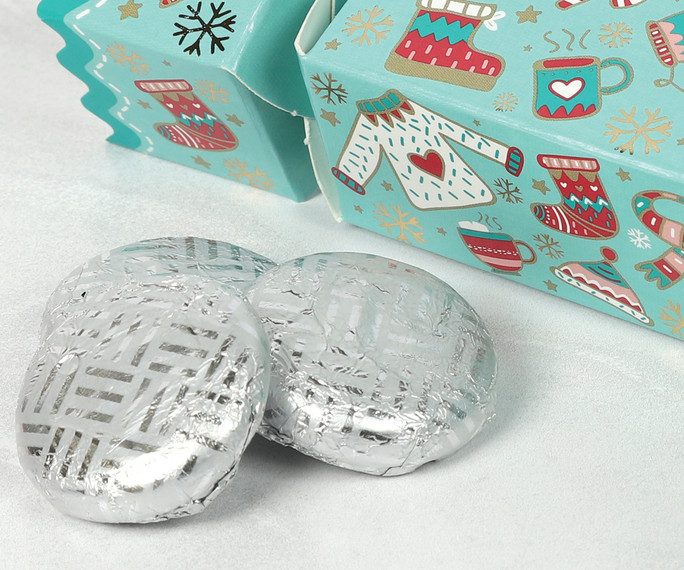5576 Hats & Scarves Mini Cracker with three plain chocolate mints 5576 Hats & Scarves Mini Cracker with three plain chocolate mints