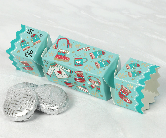5576 Hats & Scarves Mini Cracker with three plain chocolate mints 5576 Hats & Scarves Mini Cracker with three plain chocolate mints