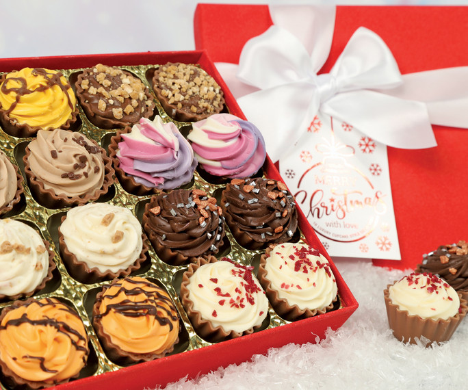 1106 Cocoa Couture 16 Festive Cupcake Style Chocolates with Gift Tag