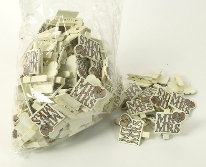 Mr and Mrs Pegs x100. Great for Wedding Favours