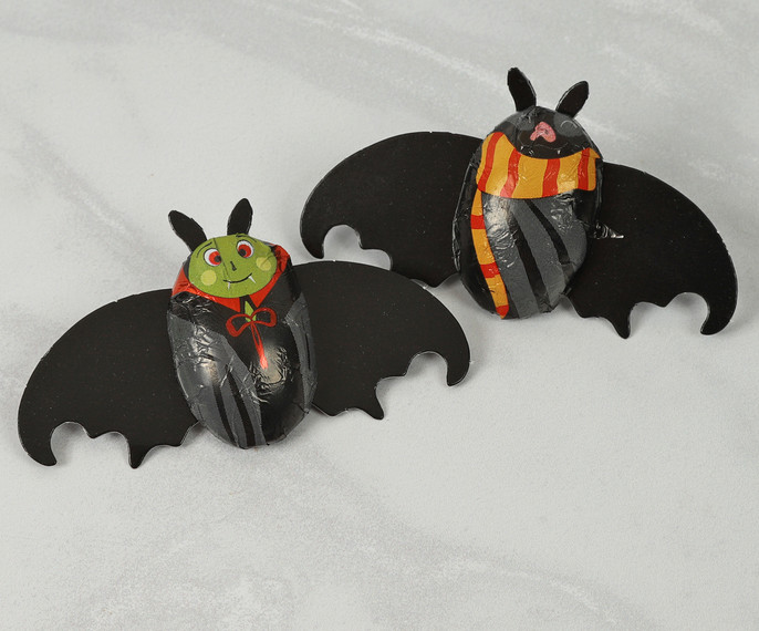 5559 Milk Chocolate Bats - Perfect for Halloween Trick or Treat sweets 5559 Milk Chocolate Bats - Perfect for Halloween Trick or Treat sweets