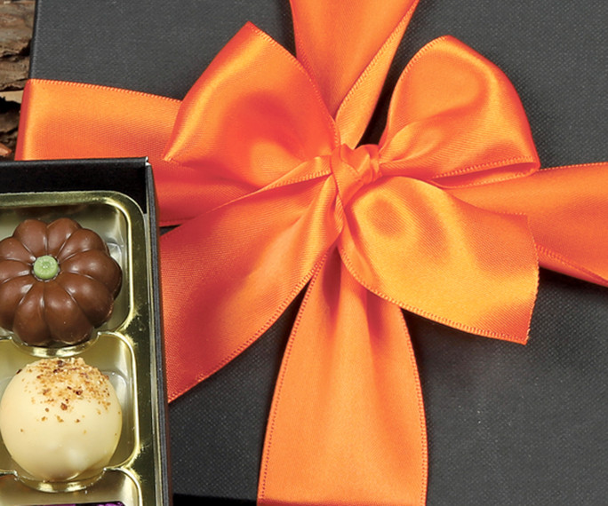 1198 Autumn Chococolate Selection. 16 Autumn Themed Chocolates 1198 Autumn Chococolate Selection. 16 Autumn Themed Chocolates