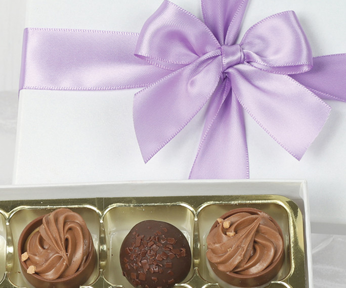 7013 Caramel Collection - 12 Luxury Caramel filled Chocolates