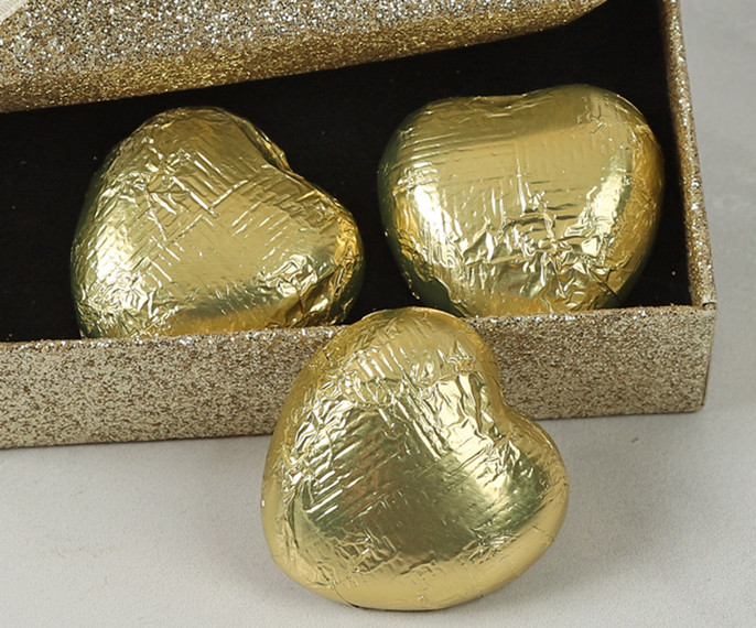 4118 Gold Sparkle Box with 3 Milk Chocolate Hearts