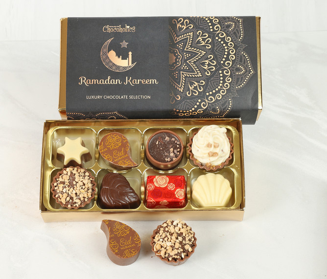 Ramadan Kareeem Luxury Chocolate Gift Box containing 8 Chocolates