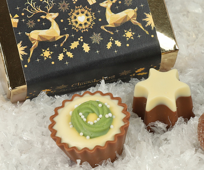 4107 Merry Christmas 4 Chocolate Box with Gold Reindeer Wrapper