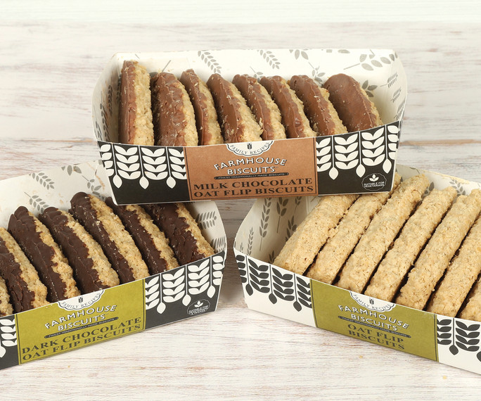 4624 Woodland Scene Large Biscuit Tin With Chocolate & Oat Flips