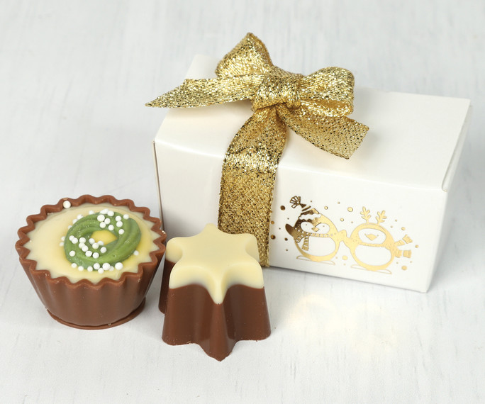 3365 Gold Penguin 2 Choc Gift Box - A Perfect Festive Table Setting