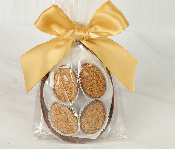 Biscoff Easter Egg with a Biscotti Cream Stuffed Shell