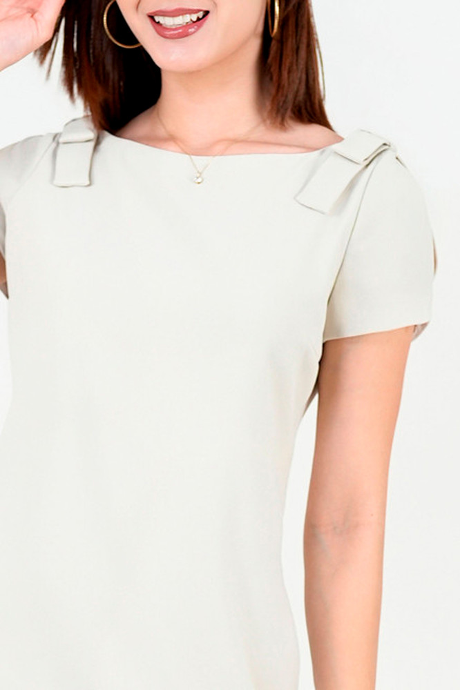 Escotes que enamoran: V, Ojal y Corazón para tu look urbano-romántico