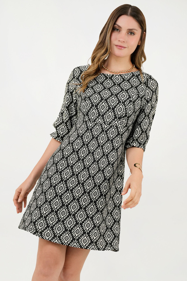 Abstractos con carácter: cómo llevar estampados modernos sin perder elegancia