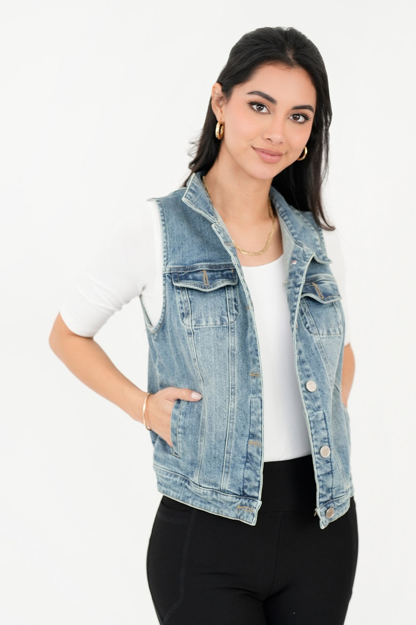 Chaleco Corto Denim con Bolsillos Funcionales y Detalles Urbanos
