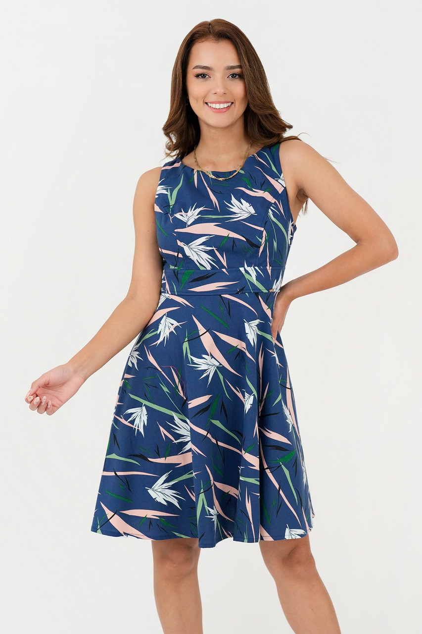 Vestido Corto con Escote Ojal