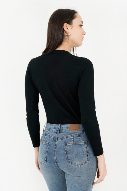 Chompa Manga Larga Escote V de Tejido Suave