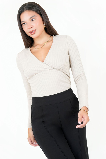 Polo Manga Larga Rib Hilo con Escote V Cruzado y Corte Corset