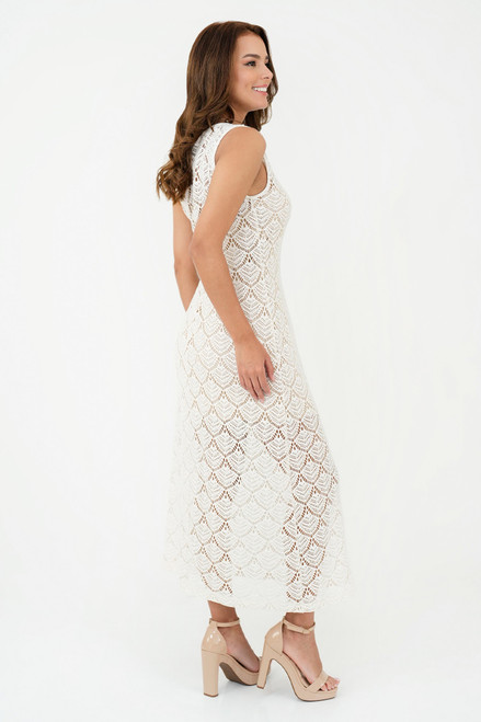 Maxi Vestido Calado Chompero con Escote Ojal y Forro