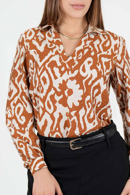 Blusa Manga Larga Rayon Estampado con Cuello Camisero y Escote V