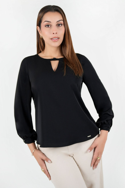 Blusa manga larga en seda con escote ojal
