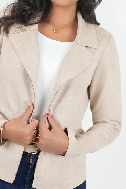 Blazer corto en suede en corte princesa