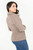 Casaca corta en peluche chompero con cuello sport