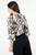 Blusa manga 3/4 en satín estampado D5 con escote V y mangas acampanadas